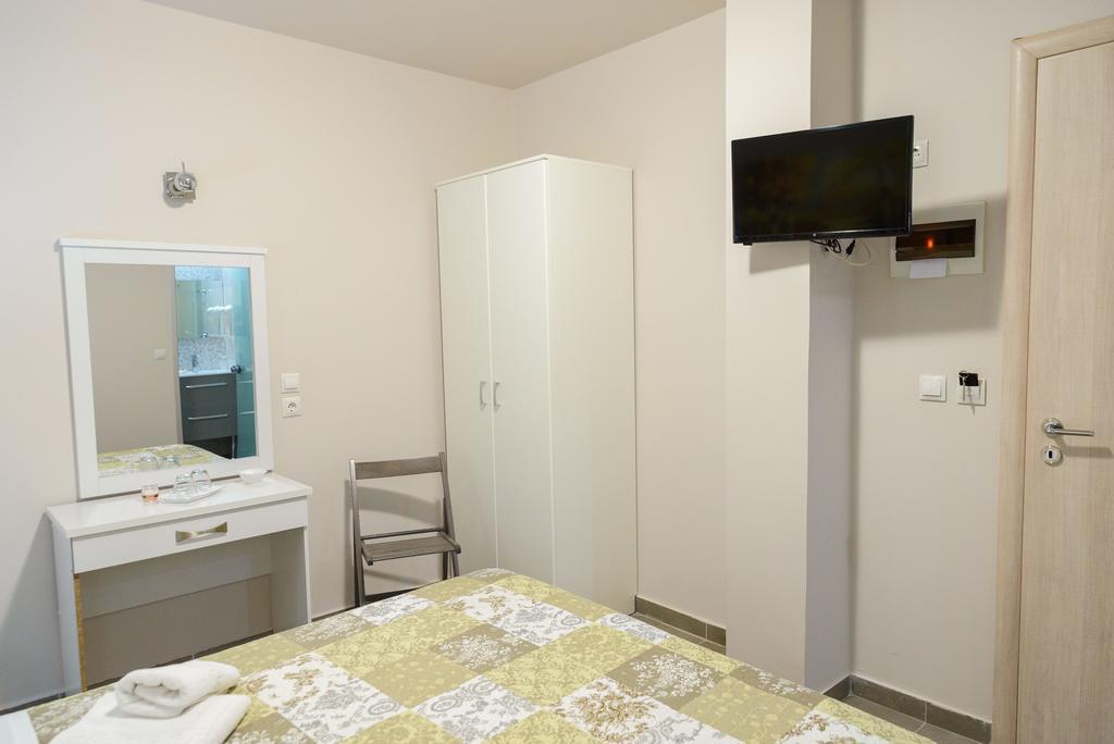 פיראוס Lux Hotel מראה חיצוני תמונה