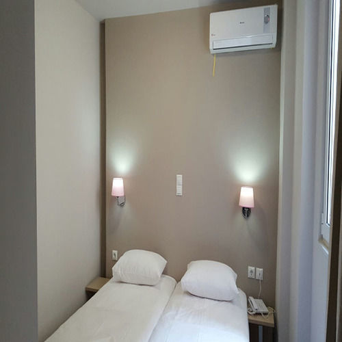 פיראוס Lux Hotel מראה חיצוני תמונה